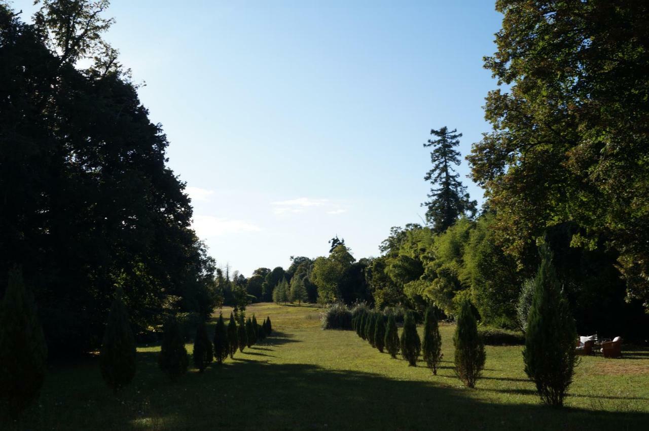 Chateau Le Parc De Mirambeau Hotel Мирамбо Екстериор снимка